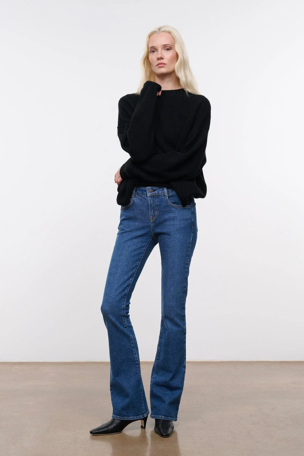 KYLE STRETCH FLARE JEAN | STONE BLUE