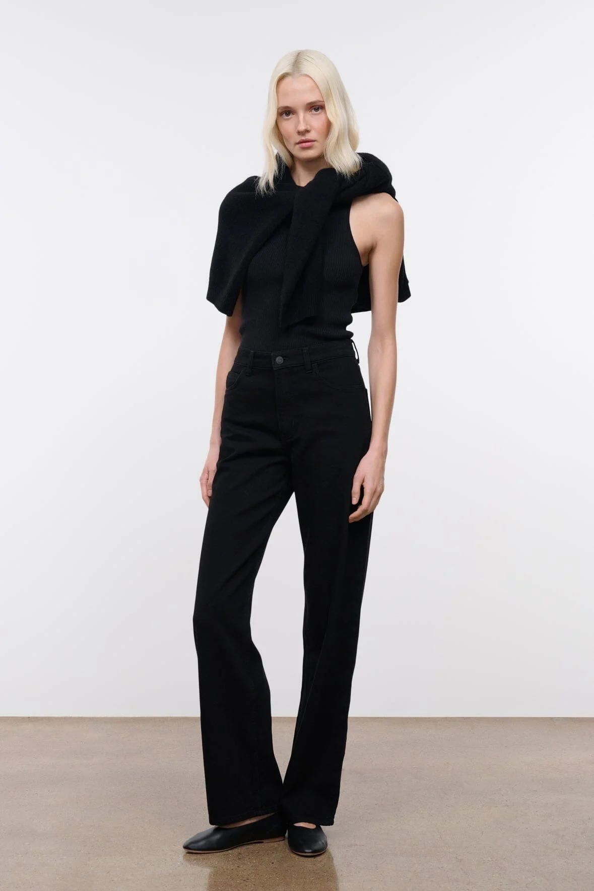 LEO HIGH RISE JEAN | BLACK